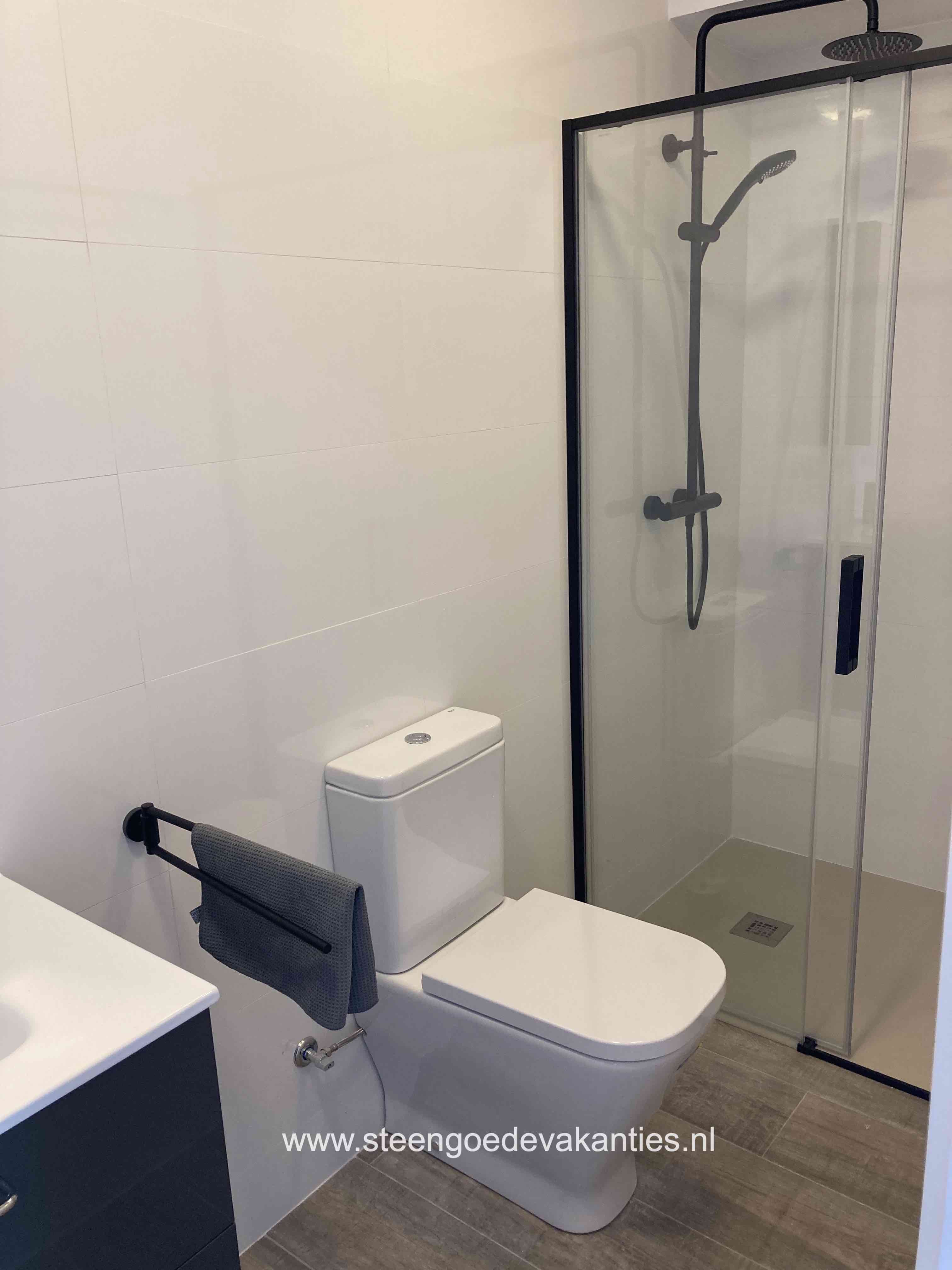 casa-arcomar-badkamer-toilet
