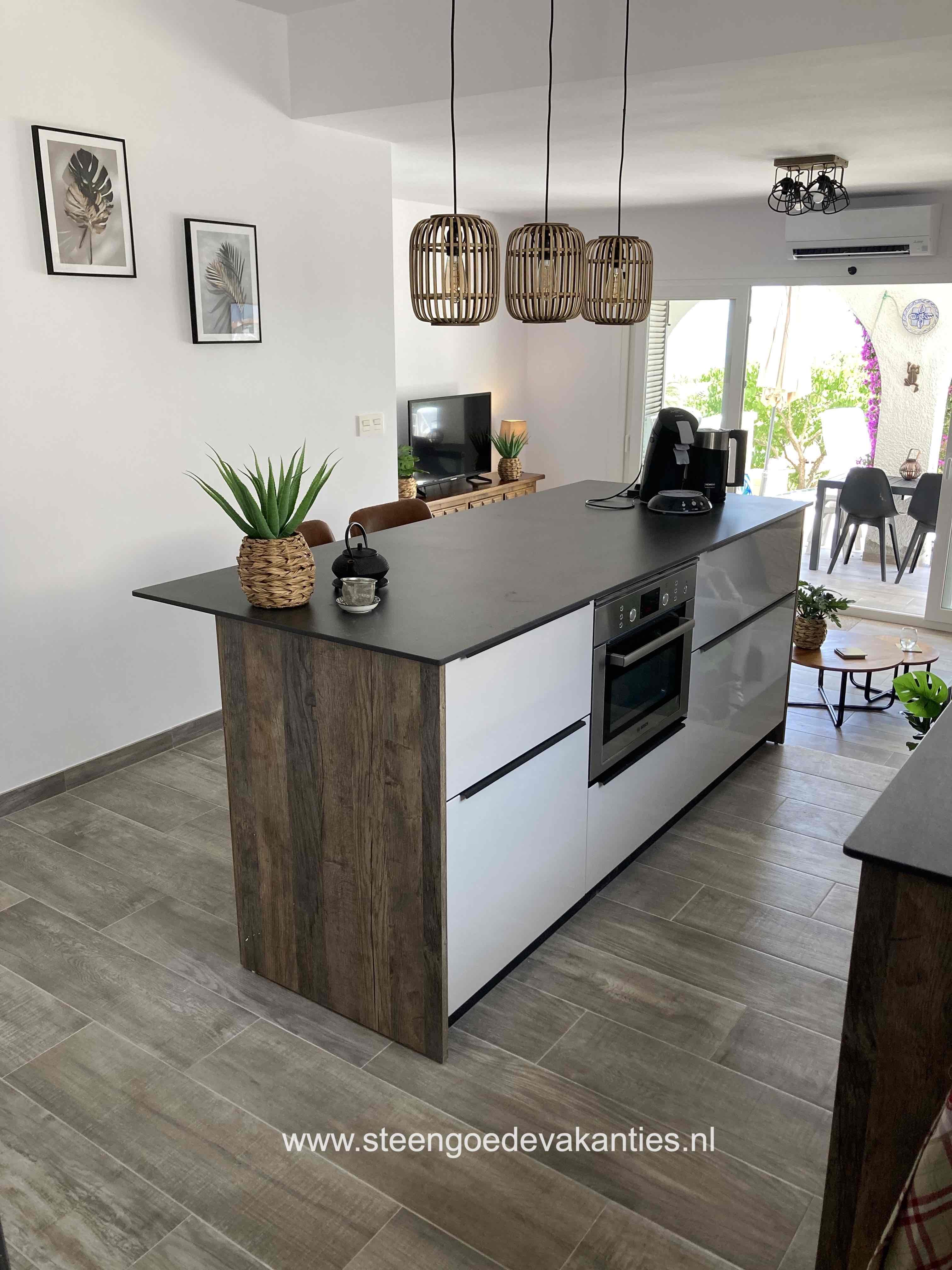 Casa-Arcomar-keuken-woonkamer