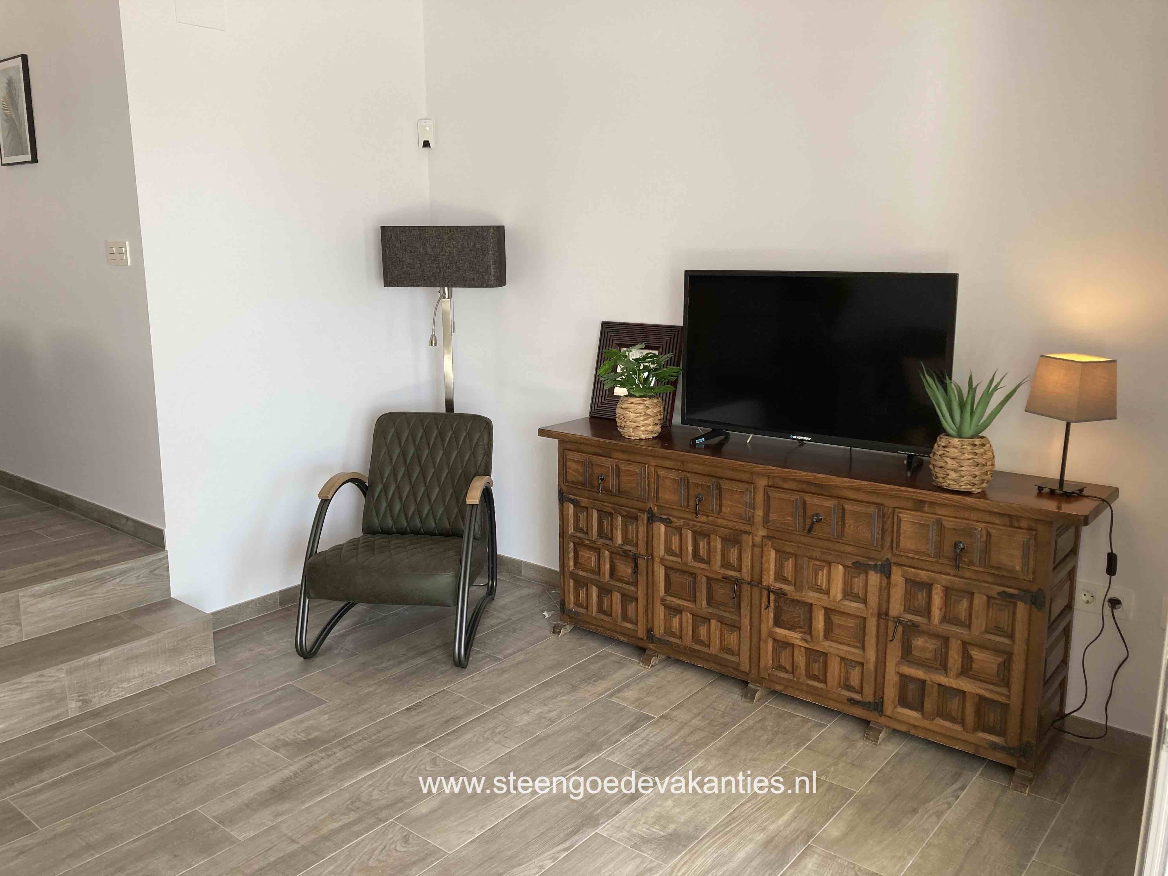  Casa Arcomar tv-kast en stoel